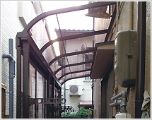 摂津市 テラスの設置(LIXIL サンクテラス前面パネル2段)